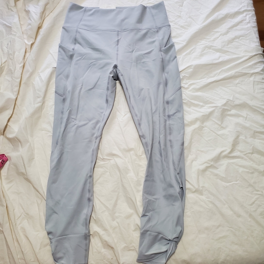 NWT Fabletics twist 7/8 leggings